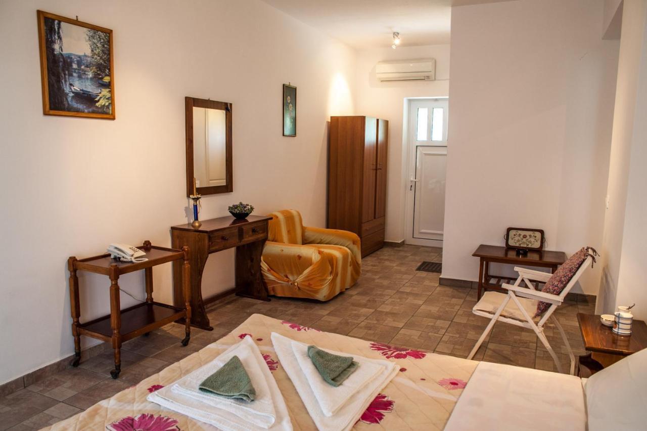 Thimios Rooms Keramiaí エクステリア 写真